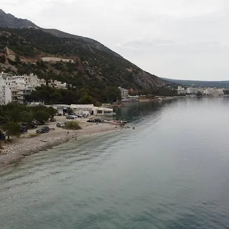 Albatros * Loutraki (Corinthia)